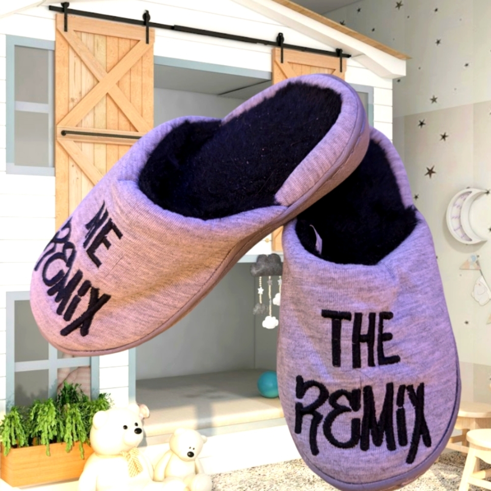 Toddler slippers size 11-12